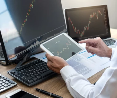 Po Fed dolar wciąż mocny