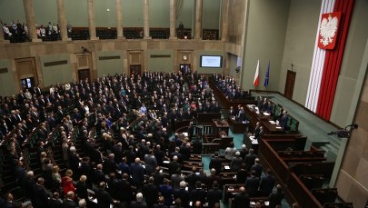 PO goni PiS. "Efekt ofensywy premiera"