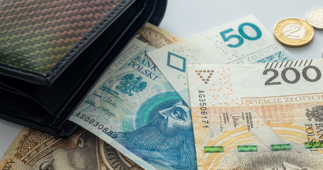 Po incydencie związanym z pojawieniem się niezidentyfikowanego obiektu powietrznego w polskiej przestrzeni 29 grudnia rano reakcja rynków była umiarkowana /ARKADIUSZ ZIOLEK/East News /East News