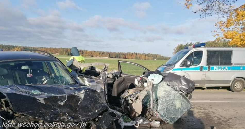 Po interwencji ratowników z Toyoty Yaris zostało niewiele... /Policja