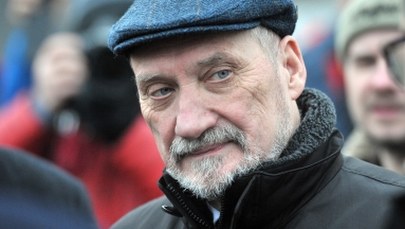 Po karambolu na "10" auto z szefem MON jechało do Warszawy powyżej 100 km/h