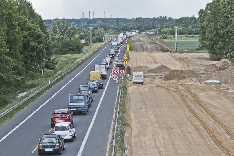 Po kilku latach prosperity może dojść do zahamowania tempa budowy dróg /Piotr Jędzura /Reporter