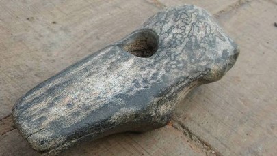 Po kilku latach znalazca oddał do muzeum toporek, który może mieć nawet 9 tys. lat