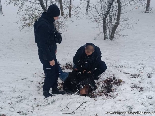 Po kilkugodzinnej obławie Maksymilian F. został zatrzymany /Policja