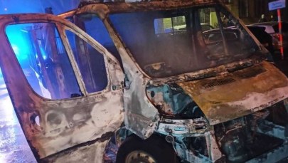 Po kłótni z żoną podpalił radiowóz i uciekł. Są zarzuty dla 38-latka