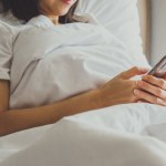 oszustwo Po "krótkiej wymianie wiadomości" wysłała mu intymne zdjęcia. Finał w kajdankach