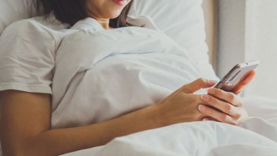 Po "krótkiej wymianie wiadomości" wysłała mu intymne zdjęcia. Finał w kajdankach