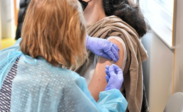 Po majówce zablokowane są tysiące terminów szczepień przeciw Covid-19