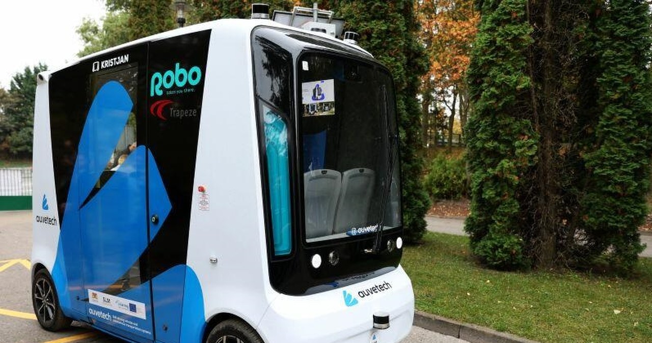 Po największym gdańskim cmentarzu jeździ bus bez kierowcy