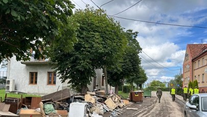 Po nawałnicy na Żuławach: Mieszkańcy bez przerwy w akcji ratunkowej