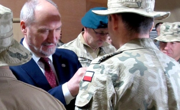 PO o fali odejść generałów: Armia stanie się prywatnym folwarkiem Macierewicza