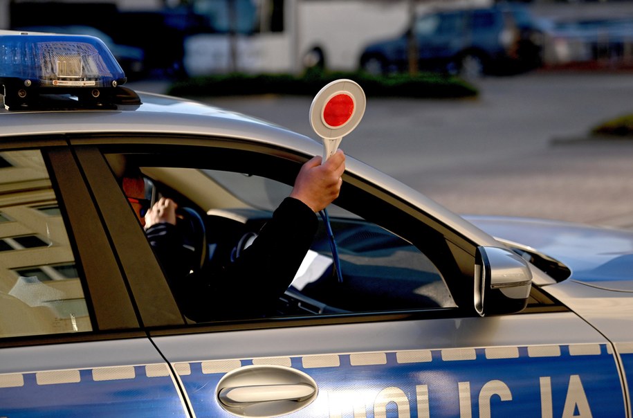 Po operacjach są już policjanci postrzeleni we wtorek w Gorzewie w powiecie obornickim w Wielkopolsce /Darek Delmanowicz /PAP