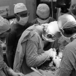 Zbigniew Religa Po operacji "chleb ze smalcem i kieliszek". 40 lat temu dokonano niemożliwego