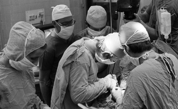 Po operacji "chleb ze smalcem i kieliszek". 40 lat temu dokonano niemożliwego