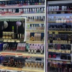 Po patelniach za 4,99 zł przyszła pora na to. Rossmann wyprzedaje popularne kosmetyki