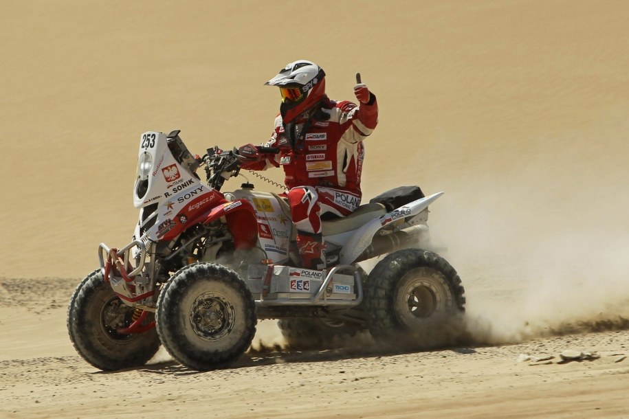 Po pięciu etapach 35. Rajdu Dakar Łaskawiec i Sonik są nadal w czołówce kierowców jadących quadami /Paolo Aguilar    /PAP/EPA