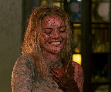 "Po pierwsze – odważnie poprawia kolegę Weaving – powinna to być ‘kobieta na koniec’. Nie słyszałam wcześniej tego określenia, ale w wielu horrorach kobiety płaczą lub krzyczą w sytuacji zagrożenia. W 'Zabawie w pochowanego' odwracamy tę konwencję i to z Grace robimy nieustępliwą mścicielkę”.
	
„Chciałam pokazać jej gniew na tę rodzinę. To, co skłania ją do walki o przetrwanie do wschodu słońca, to nie strach, choć oczywiście i on odgrywa tu rolę. Jej walka jest częścią jej osobowości, a także tego, jak postępuje: miała ciężkie życie" - deklaruje aktorka.