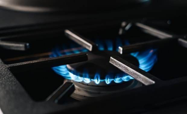 Po pijanemu wymieniał butlę gazową. Efekt? Pożar i zarzuty