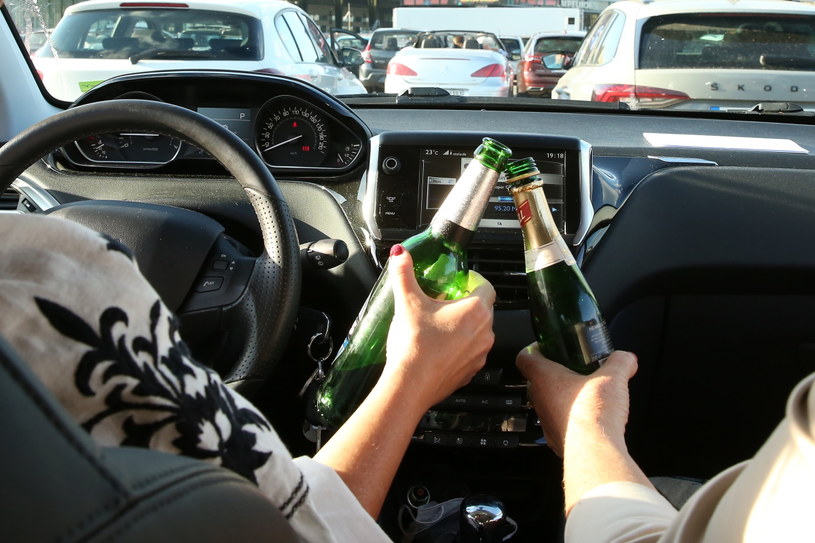 Po piwie bezalkoholowym można od razu jechać samochodem /Getty Images