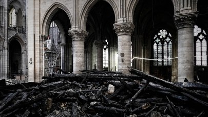 Po pożarze Notre Dame: Apel do mieszkańców o jak najszybsze przeprowadzenie badań krwi
