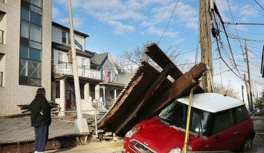 Po przejściu huraganu Sandy - tuż po i rok później