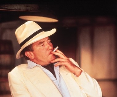 Po raz kolejny Akademia doceniła talent Finneya w 1985 roku za rolę w ekranizacji głośnej powieści Malcolma Lowry'ego "Po wulkanem". Aktor wcielił się w postać byłego brytyjskiego konsula w Meksyku, który zmaga się z alkoholizmem. 