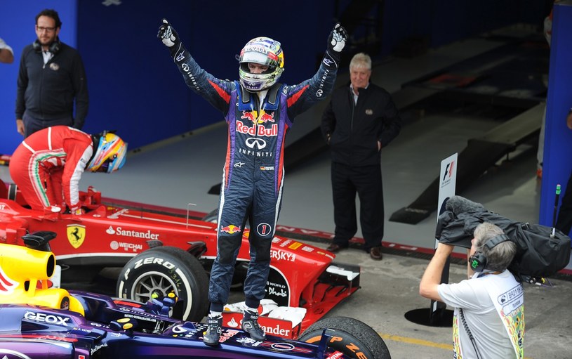 Po raz kolejny tytuły będzie bronił Vettel /AFP