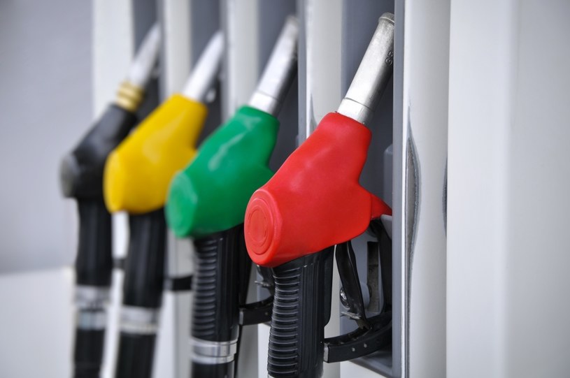 Po raz pierwszy od 7 lat cena za galon benzyny w USA przekroczyła trzy dolary /123RF/PICSEL