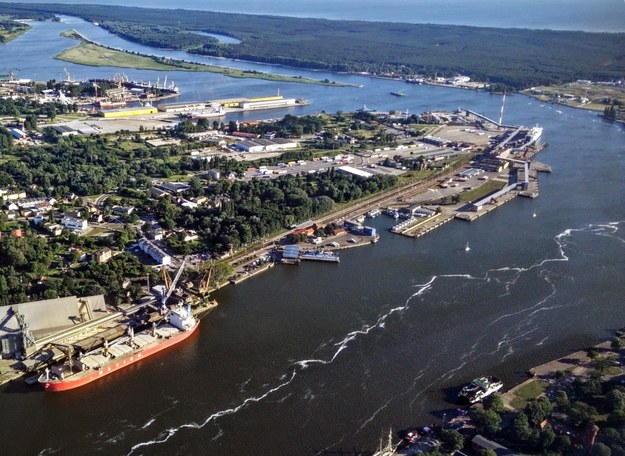 Po rozbudowie port w Świnoujściu będzie w stanie obsłużyć największe jednostki oceaniczne /Shutterstock