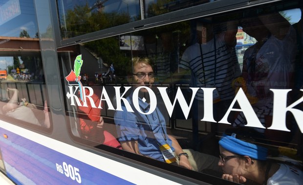 Po ŚDM krakowianie jeżdżą "Papal tram" do pracy. Turyści - z ciekawości
