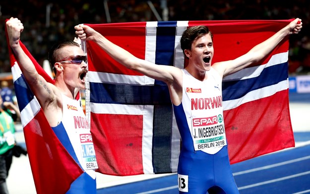 Po sensacyjnych medalach Norwega w rodzinnym, 80-tysięcznym Sandnes zapanowała lekkoatletyczna euforia /Felipe Trueba /PAP/EPA