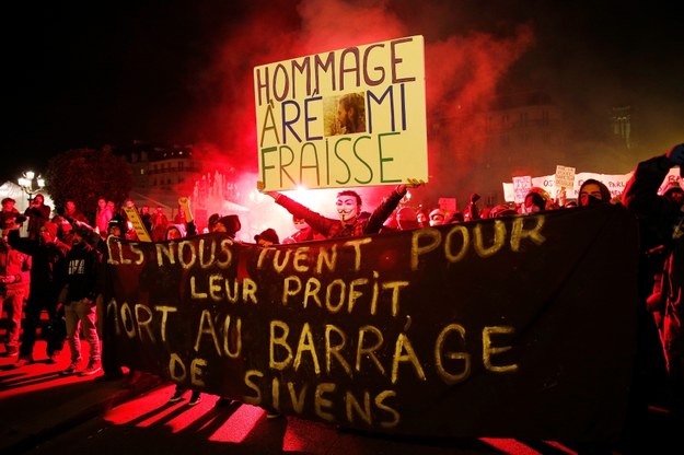 Po śmierci 21-latka ekolodzy demonstrowali m.in. w środę w Paryżu / 	YOAN VALAT    /PAP/EPA