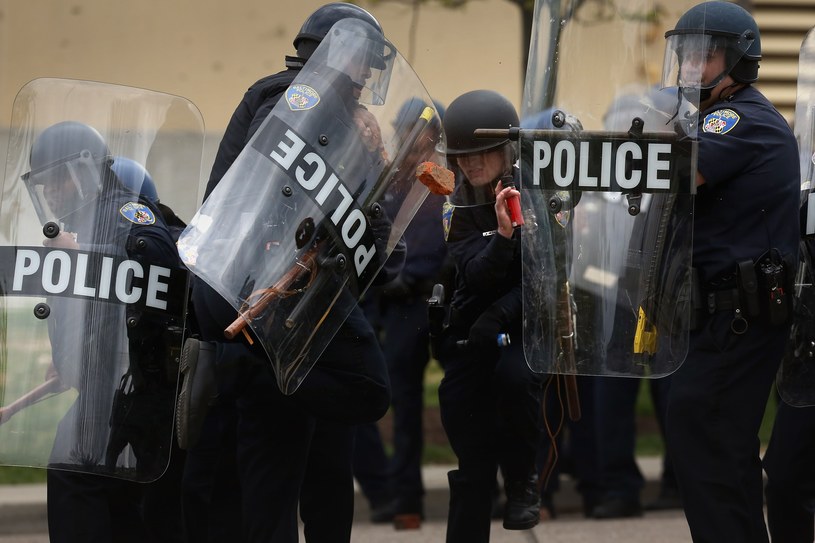 Po śmierci Afroamerykanina w mieście doszło do demonstracji i starć z policją /AFP