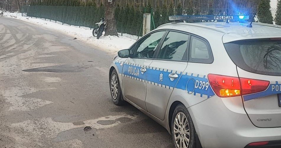 Po sprawdzeniu w systemie okazało się, że motocykl, którym poruszał się 15-latek, jest niezarejestrowany. /KPP Puławy /Policja