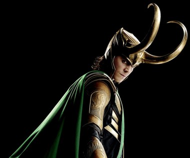 Po sukcesie "Thora" Tom Hiddleston wcielił się w "Lokiego" w kolejnej superprodukcji Marvela "Avengers". Do ikonicznego bohatera powrócił jeszcze w obrazach "Thor: Ragnarok", "Avengers: Wojna bez granic" oraz "Avengers: Koniec gry". Ten ostatni obraz zdetronizował "Avatara" jako najbardziej kasowa kinowa produkcja wszech czasów. Sam Hiddleston za występ w filmie zarobił aż 8 milionów dolarów.