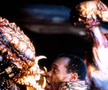 Po sukcesie "Zabójczej broni" Glover wystąpił w pierwszym w swej karierze blockbusterze - drugiej części filmu "Predator". W tym samym roku mogliśmy również oglądać w gościnnym występie w teledysku Michaela Jacksona do piosenki "Liberian Girl". 