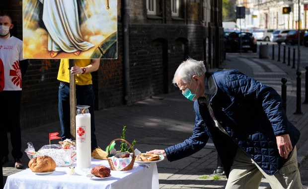 Po świętach "odważniejsze" decyzje dotyczące luzowania obostrzeń? 