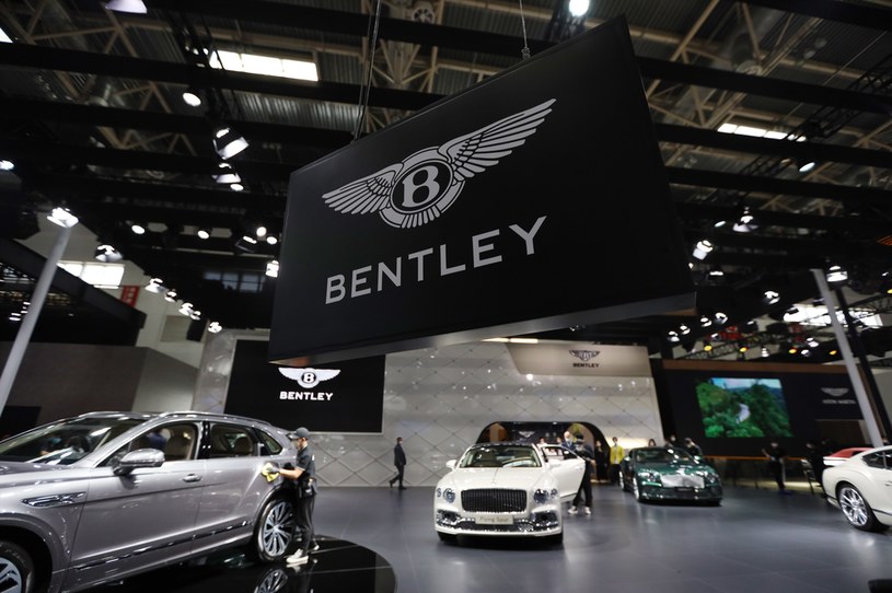 Po świetnym roku 2021 Bentley przedstawił odważny plan rozwoju /Getty Images