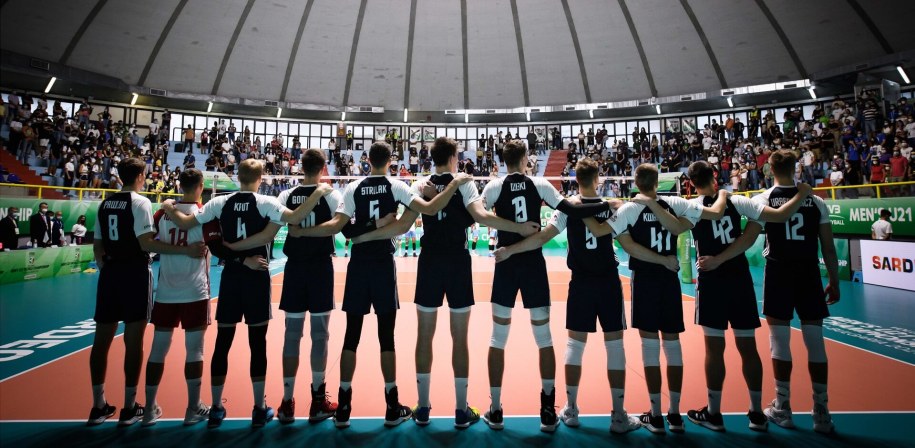 Po trudnym meczu z Włochami, reprezentacja Polski juniorów zmierzyła się z Argentyną. Polacy pokonali rywali 3:0 (25:16, 25:14, 25:19) i tym samym zapewnili sobie brązowe medale mistrzostw świata U21. /ANNA DANILUK /