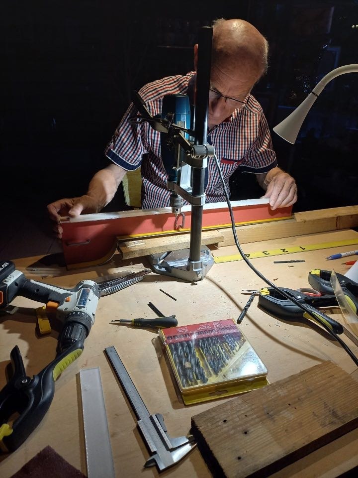 Po trzech tygodniach pracy, zegar znów działa. /Sklep "Pod Gwiazdami" /