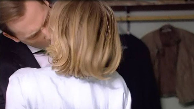 Po tym, jak Marcin (Stefan Pawłowski) dowie się, kto jest autorem kompromitujących go filmików, pojedzie do Igi (Joanna Kulig), porwie ją w ramiona i zacznie całować /Agencja W. Impact