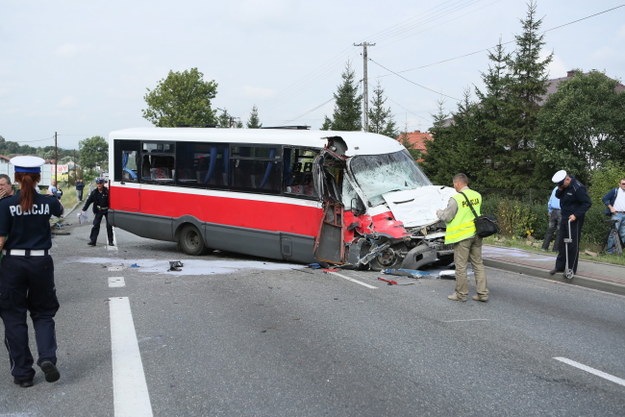 Po wypadku droga Kraków - Tarnów była zablokowana przez 5 godzin. /Stanisław Rozpędzik /PAP