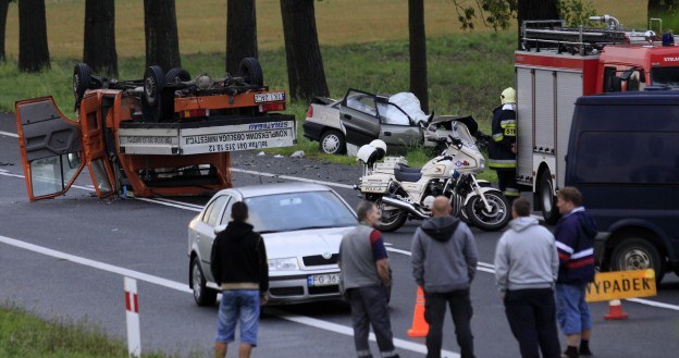 Po wypadku vw wydachował /PAP