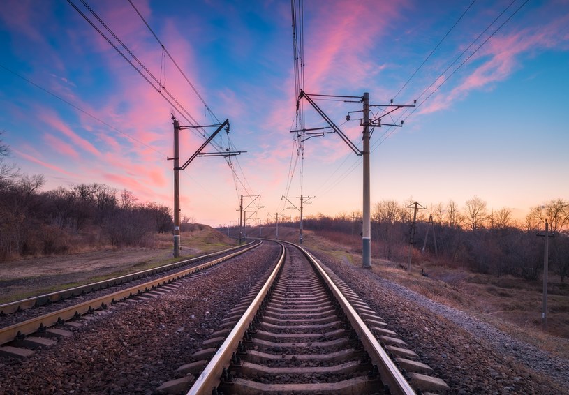 Po zakończeniu wojny jednym z większych wyzwań będzie m.in. odbudowa infrastruktury kolejowej /123RF/PICSEL