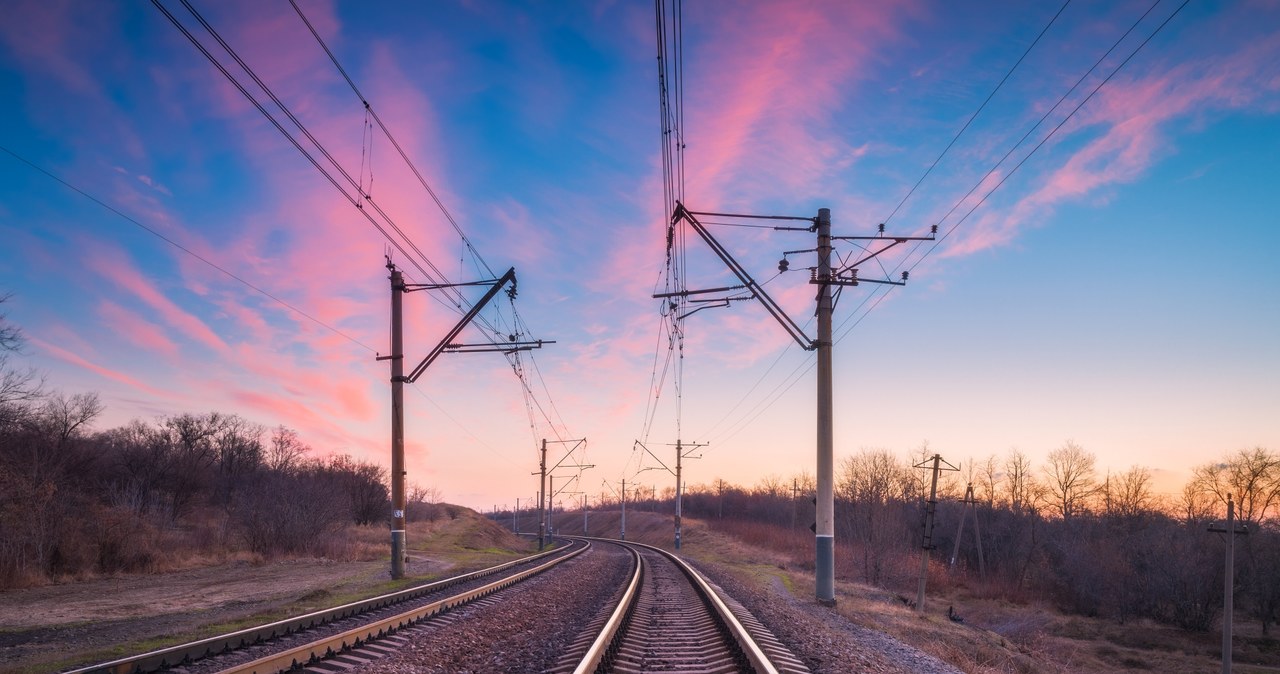 Po zakończeniu wojny jednym z większych wyzwań będzie m.in. odbudowa infrastruktury kolejowej /123RF/PICSEL