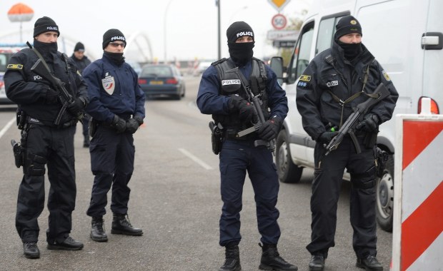 Po zamachach w Paryżu: Premier Belgii namawia do utworzenia "europejskiej CIA"