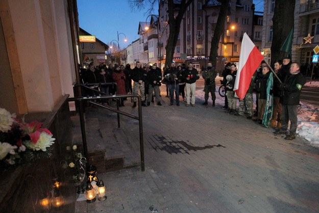 Po zamieszkach, do których doszło 1 stycznia pod lokalem Prince Kebab w Ełku, zatrzymano ponad 30 osób /PAP/Tomasz Waszczuk /PAP