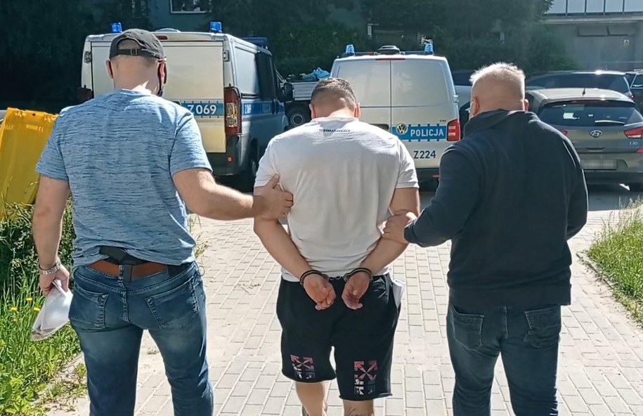 Po zatrzymaniu 38-latek usłyszał zarzuty posiadania znacznej ilości środków odurzających /Policja /