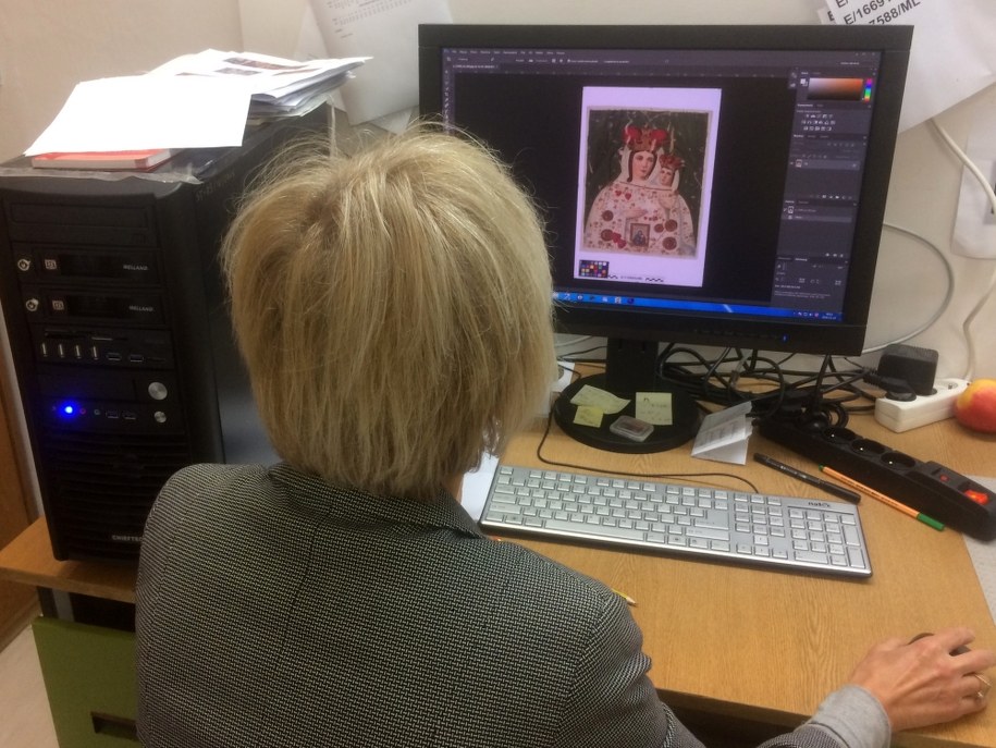 Po zrobieniu zdjęcia konieczne jest wykonanie obróbki komputerowej /Krzysztof Kot (RMF FM) /RMF FM