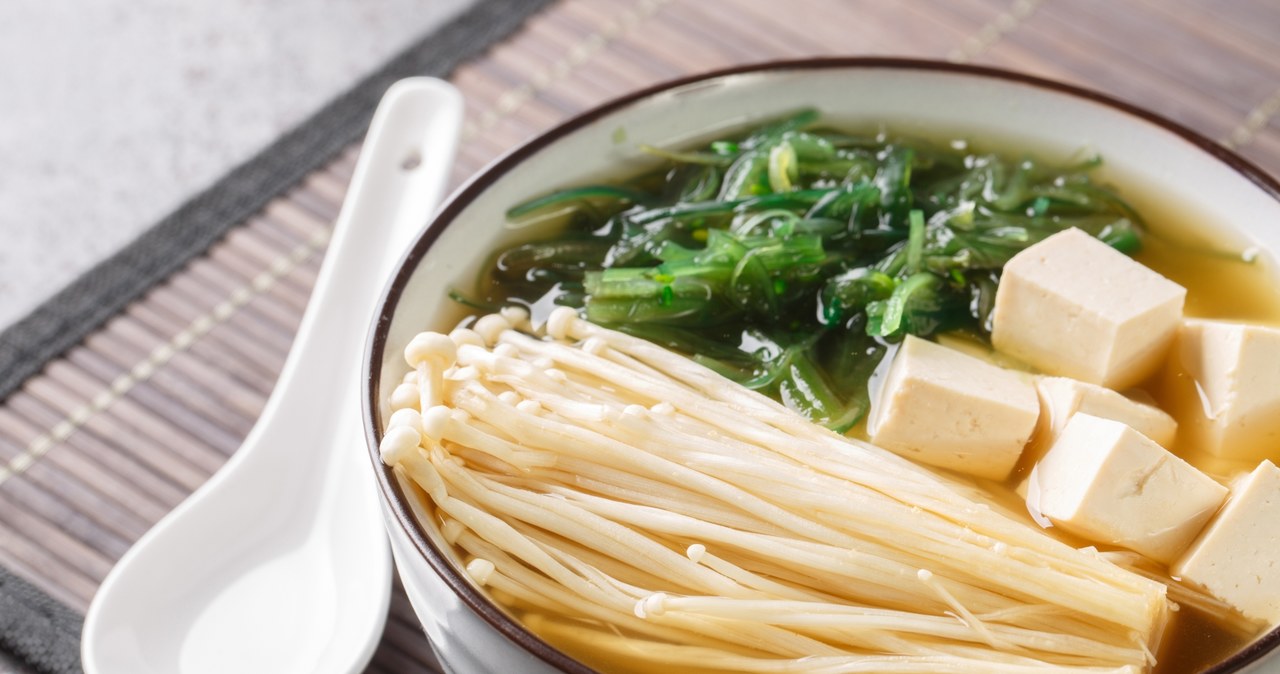 Mais e mais pessoas procuram o sabor da sopa. Não é apenas um sabor maravilhoso, mas também em suas características importantes /123rf /foto.